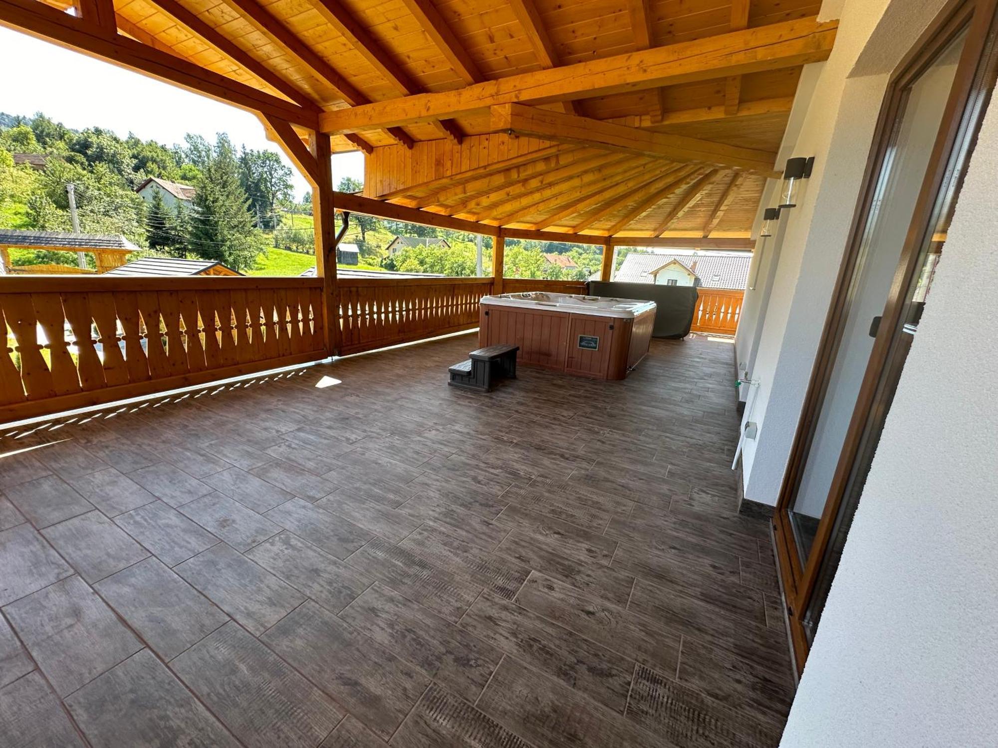 Popasul Din Vale Hotel Majszin Kültér fotó